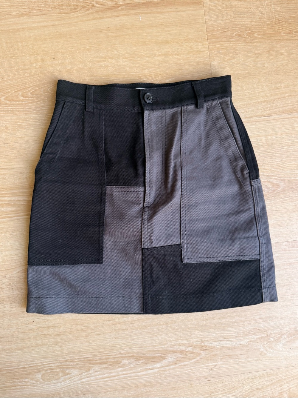 &Other Stories Color Block Mini Skirt in Black and Charcoal